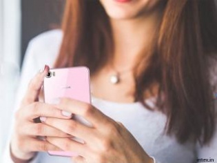 Intex Launches Aqua Glam For Women At Rs 7,690