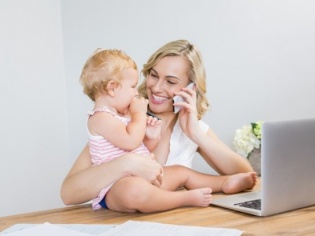 Surprise Your Mom With Tech Gifts This Mother’s Day Surprise Your Mom With Tech Gifts This Mother’s Day