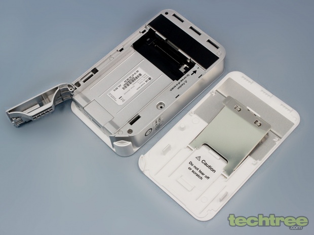 LG PD233 : Impresora Portátil POCKET PHOTO con Tecnologia ZINK (sin tinta),  Con soporte para Bluetooth, Función de generador de código QR ​​y NFC.