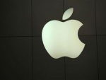Apple experiments with devices similar to watches - NYT