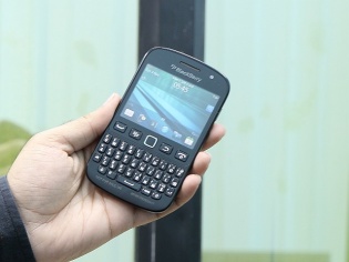 Review: BlackBerry 9720 - For Old Times' Sake