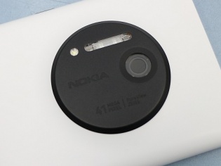 Review: Nokia Lumia 1020 — The Best Camera Phone Till Date Review: Nokia Lumia 1020 — The Best Camera Phone Till Date