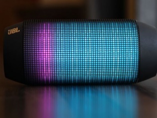 JBL Pulse Review: Can Turn Any Room Into A Disco