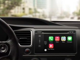 Google, Apple Set to Clash Over In-Car Tech