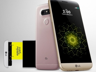 Meet the LG G5 and its 'Friends'