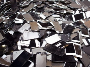 Earth Day 2016: Recycle Your Old Smartphones Now