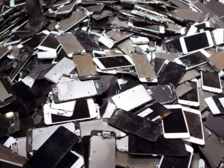 Earth Day 2016: Recycle Your Old Smartphones Now Earth Day 2016: Recycle Your Old Smartphones Now