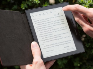 Amazon's Kindle Oasis: Almost Paper