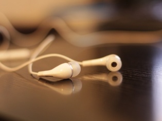 Top 5 Budget Friendly Earphones For Music Lovers