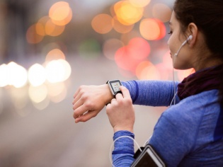 11 Smartwatches That Reduce Stress